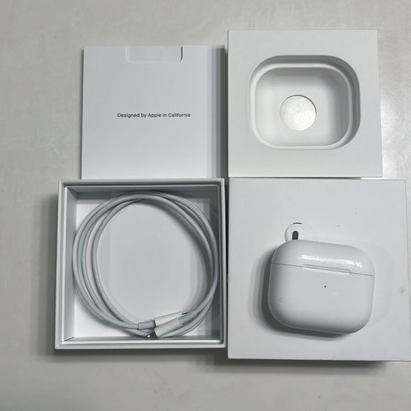 Apple AirPod pros - Picture 3 of 3